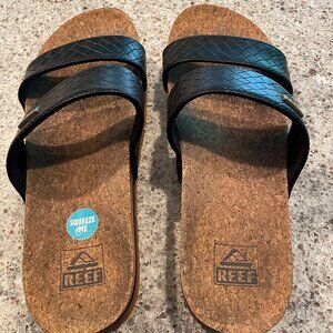 REEF Women's Slip On sandals